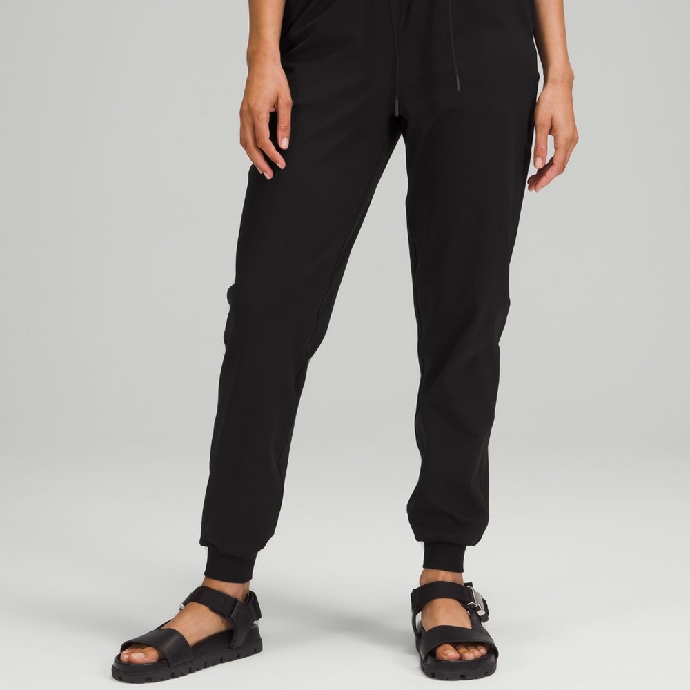 Stretch High-Rise Jogger
